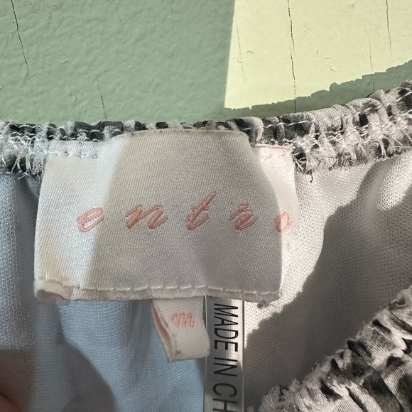 entro boutique tiered off the shoulder midi dress women’s size medium - Picture 2 of 2